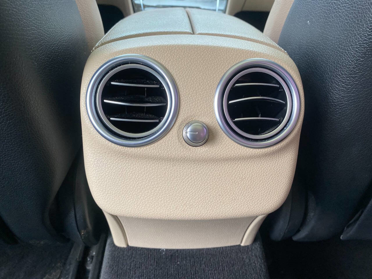 Used 2017 Mercedes-Benz C 300 4MATIC Sedan image 38