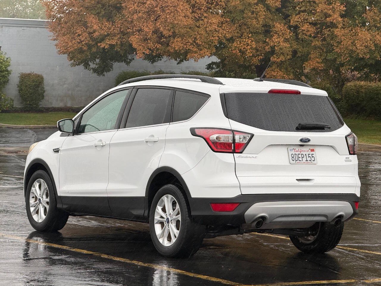 Used 2018 Ford Escape SE FWD image 3