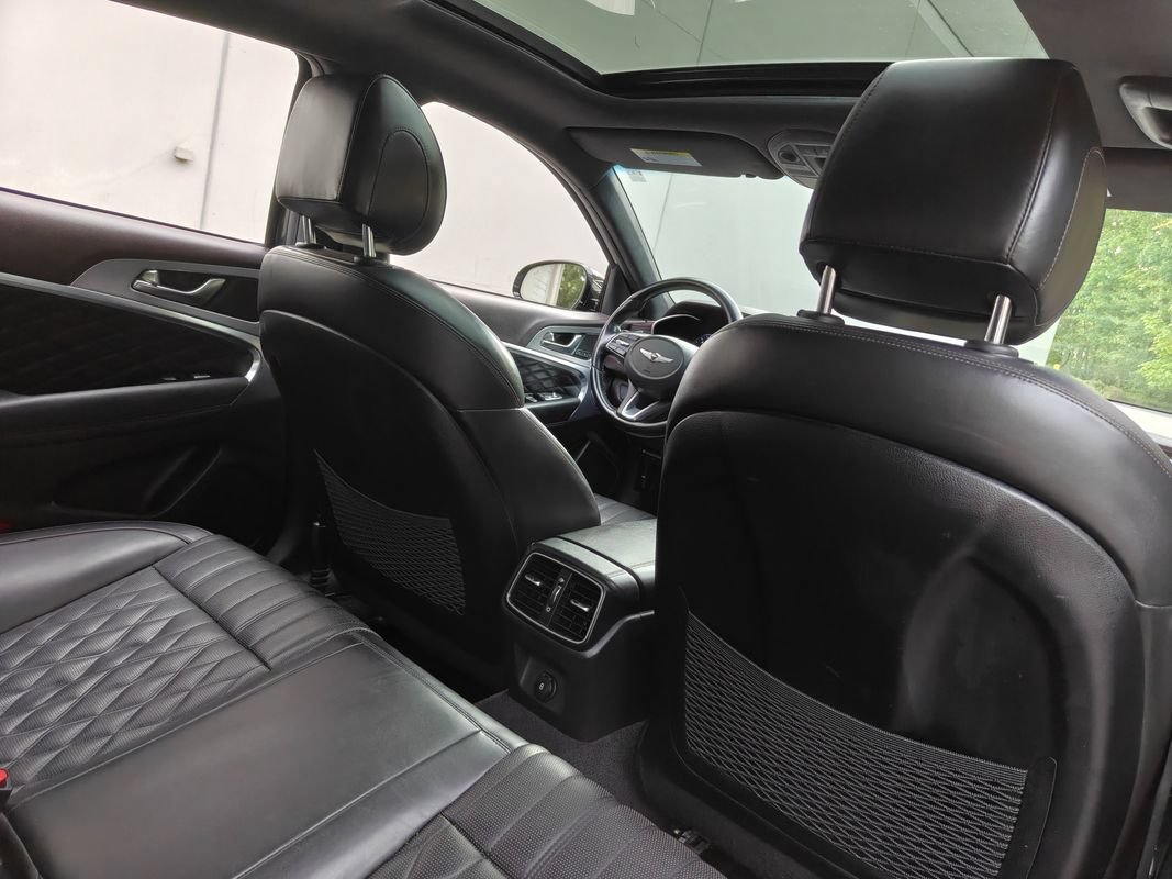 Used 2019 Genesis G70 2.0T Advanced w/ Dynamic Package AWD/4WD image 16
