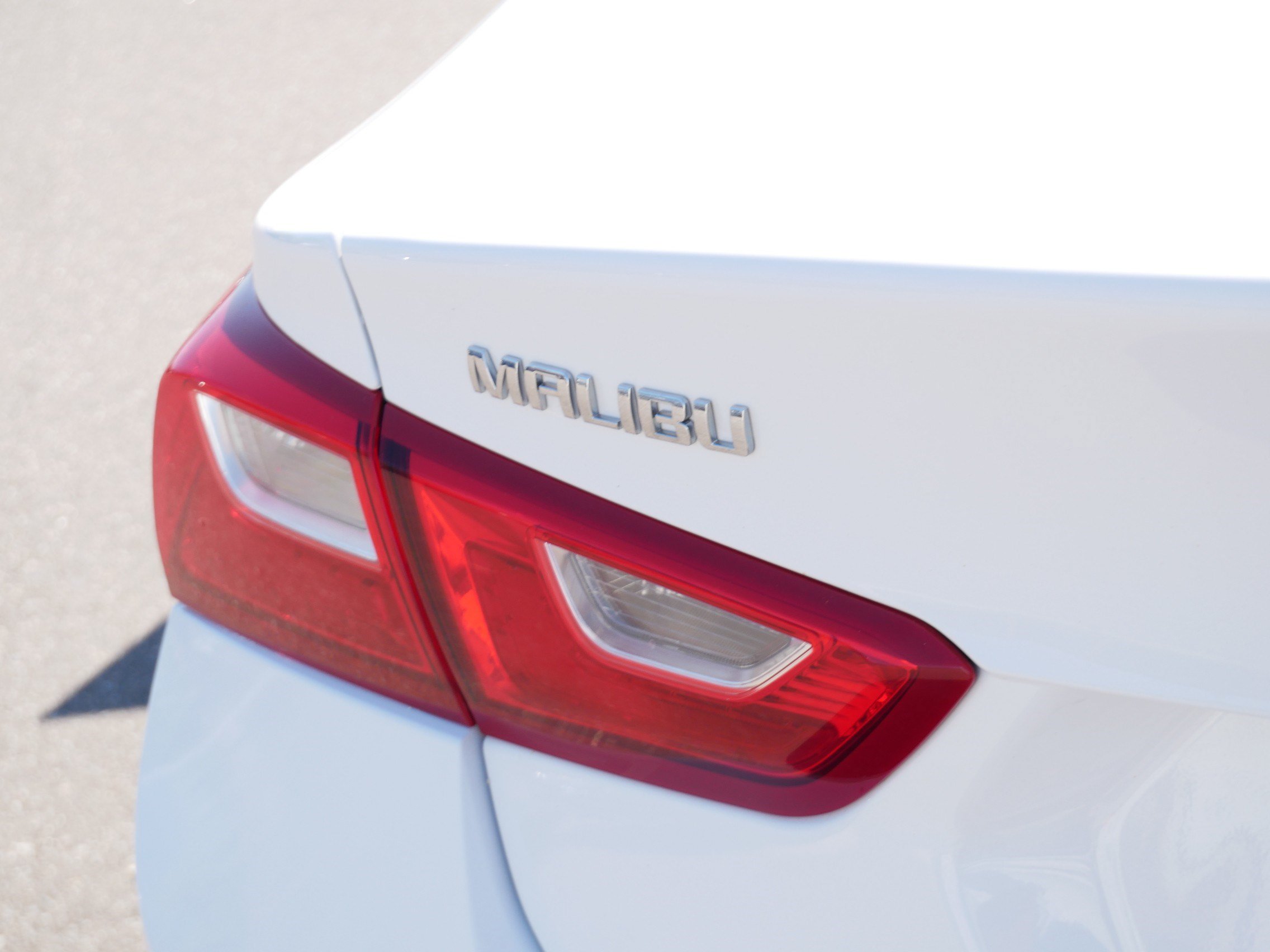 Used 2018 Chevrolet Malibu LT FWD image 17
