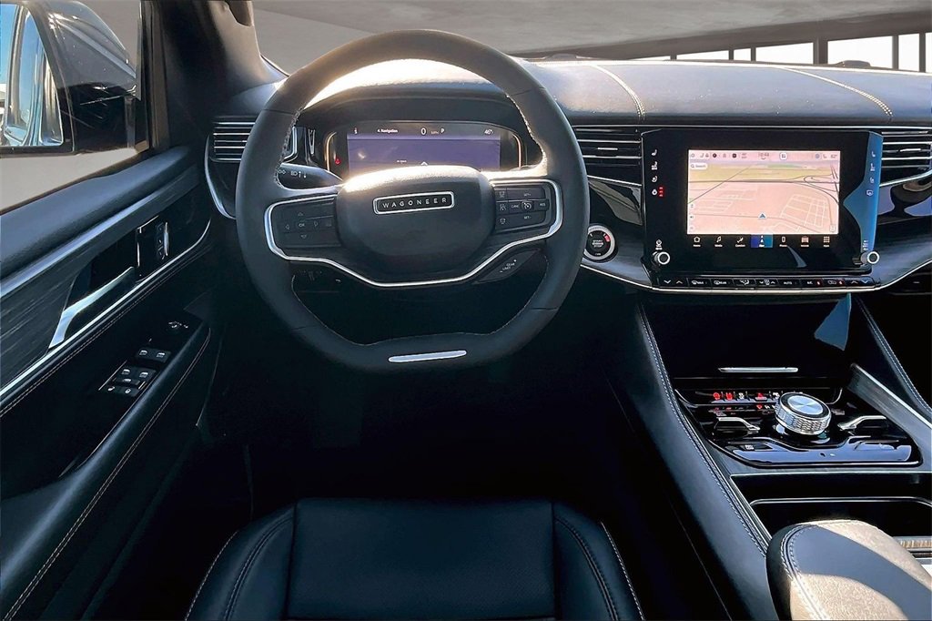 Used 2023 Jeep Wagoneer Series III w/ Premium Group I image 5