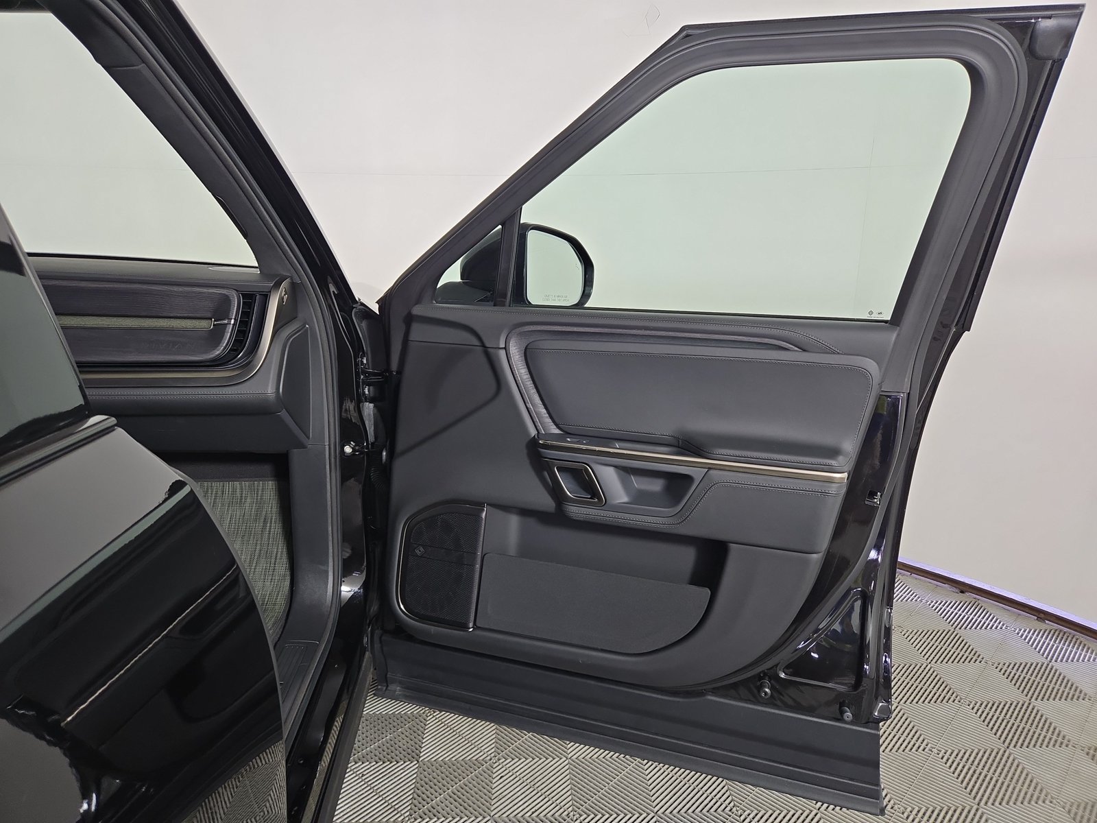 Used 2024 Rivian R1T Adventure Quad AWD/4WD image 18