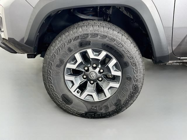 Used 2023 Toyota Tacoma TRD Off-Road AWD/4WD image 10