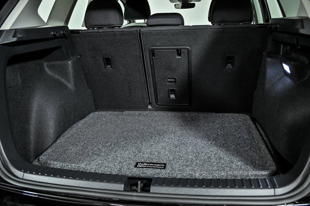 Used 2025 Volkswagen Taos S image 8