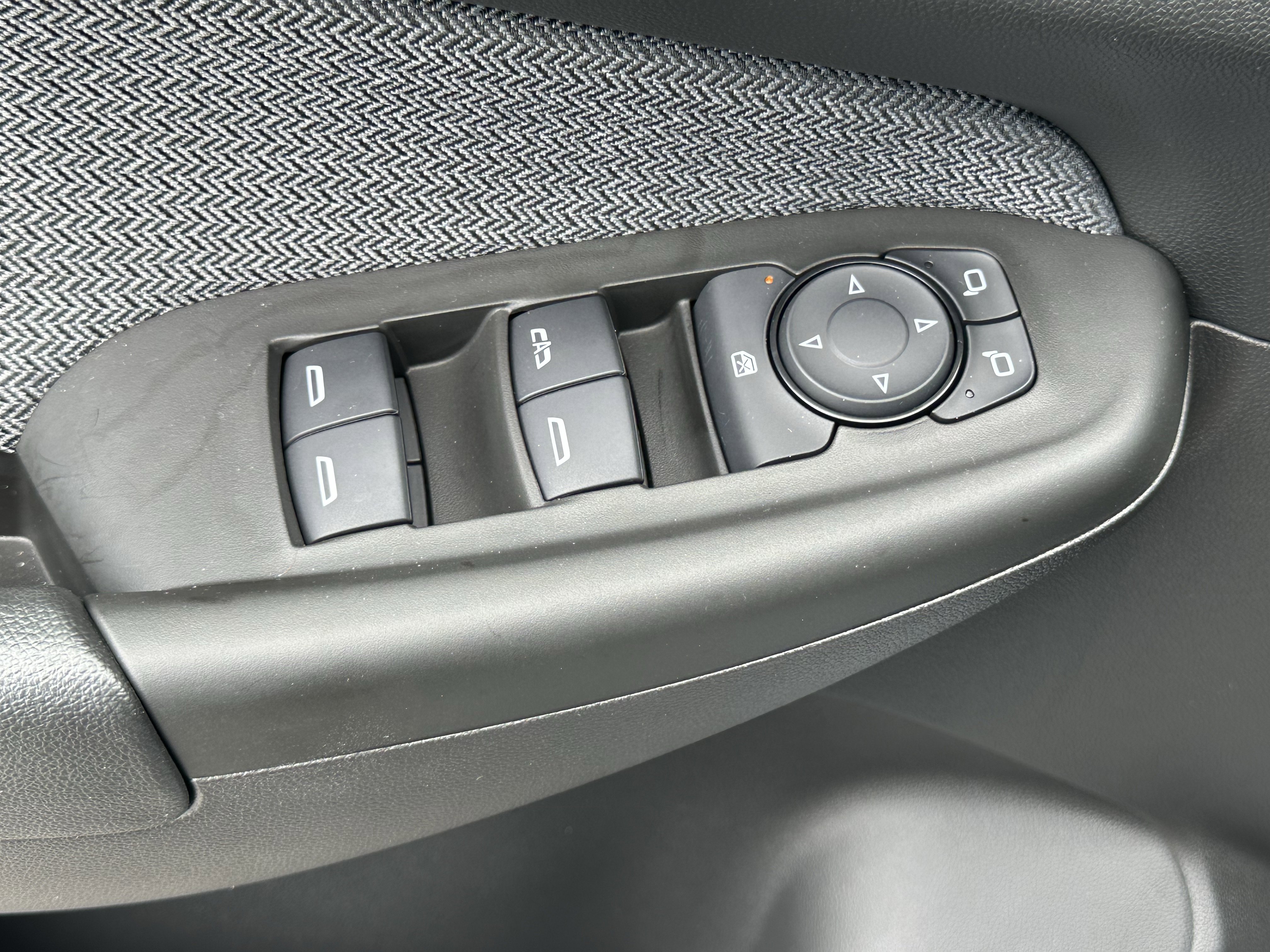 New 2026 Chevrolet TrailBlazer LT w/ LT Cold Weather Package FWD image 15