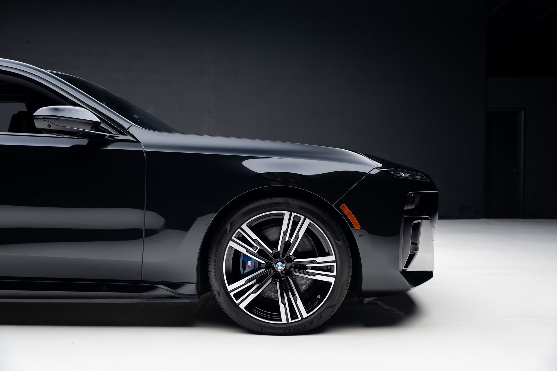 Used 2023 BMW i7 xDrive60 w/ Executive Package 2 image 37