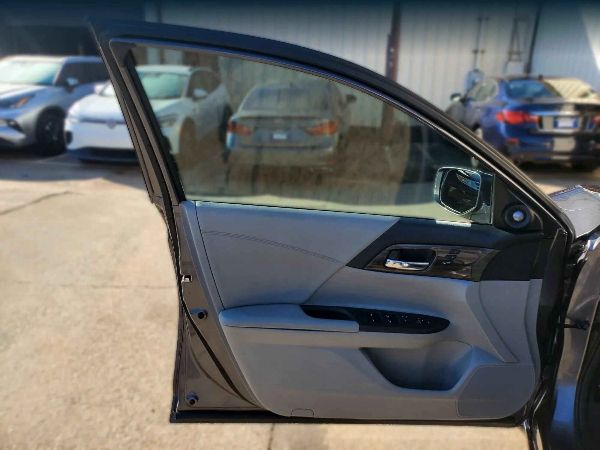 Used 2017 Honda Accord EX-L image 18