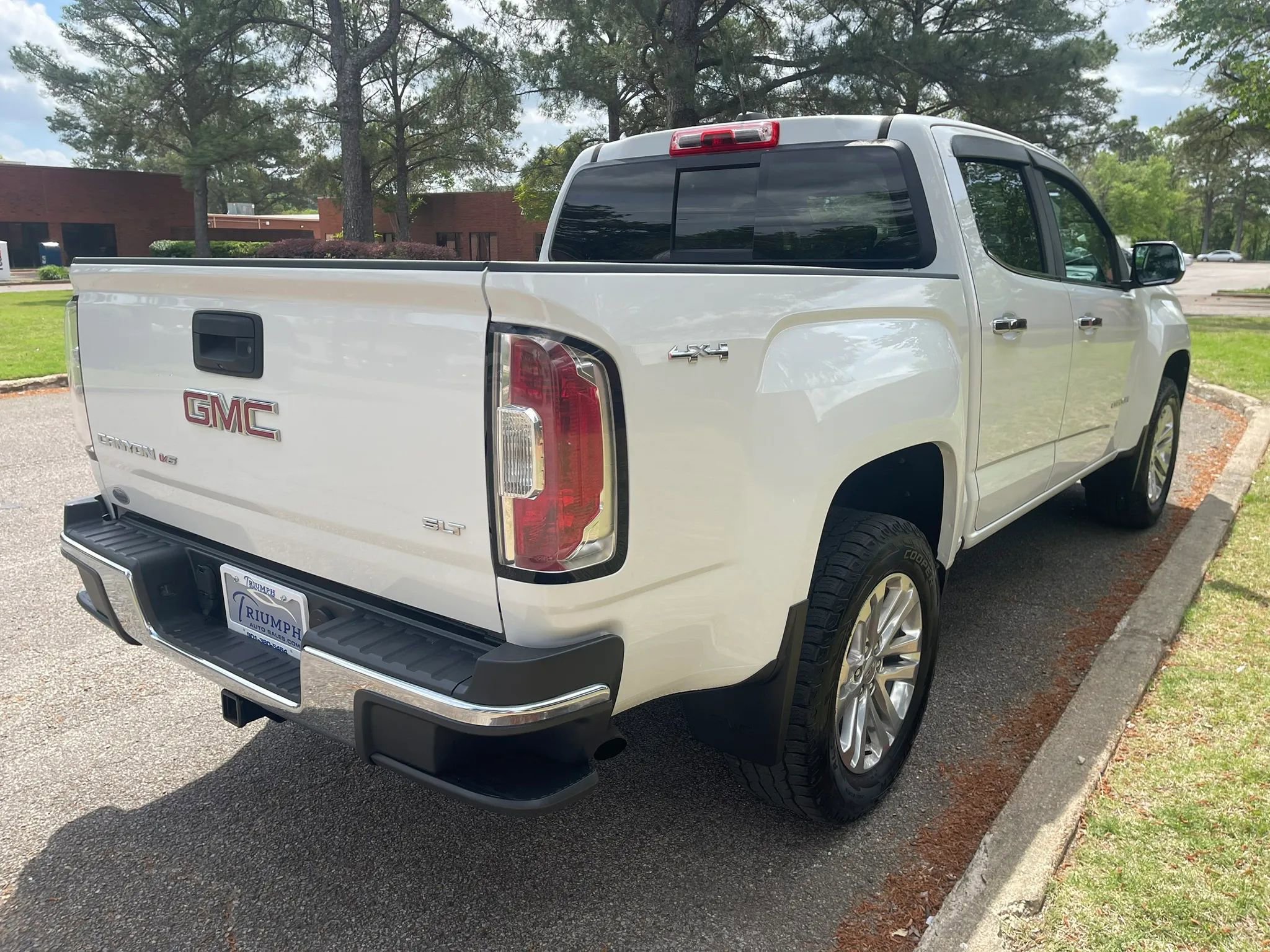 Used 2018 GMC Canyon SLT w/ Driver Alert Package image 5