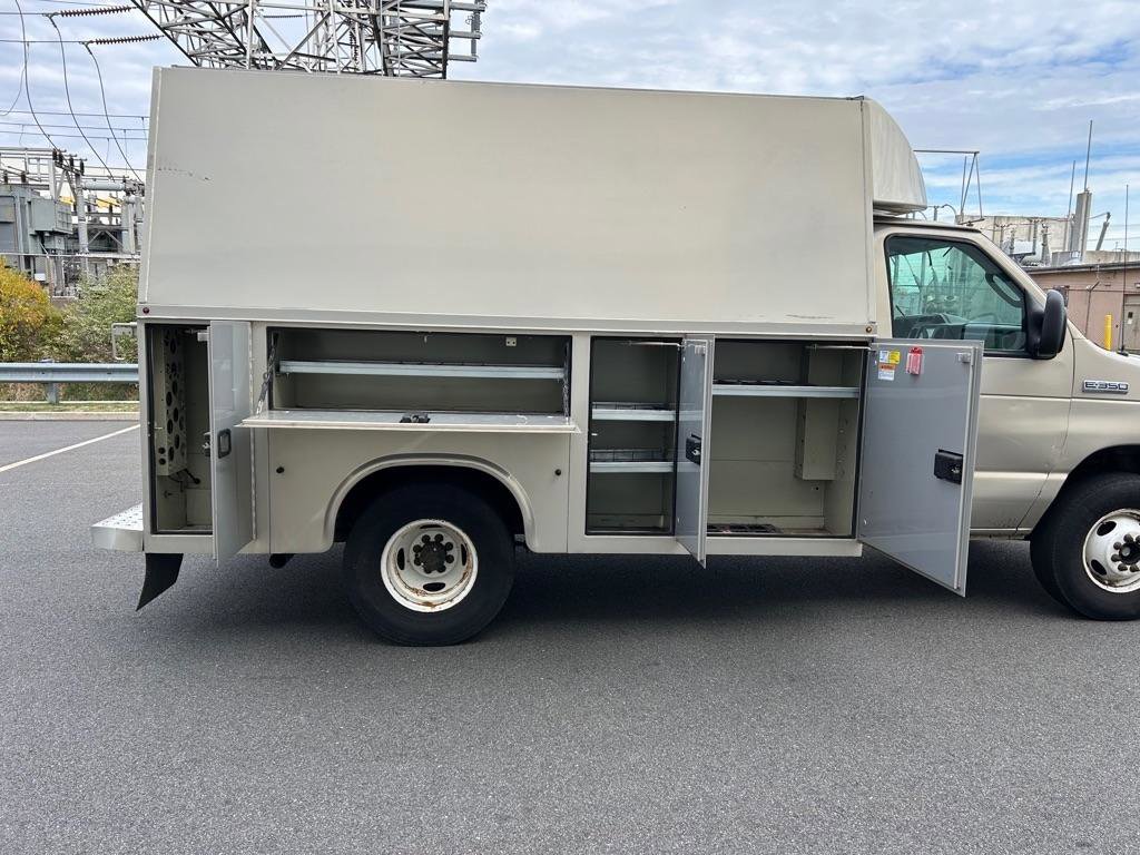 Used 2017 Ford E-350 and Econoline 350 Super Duty w/ Power Windows & Locks Group RWD image 25