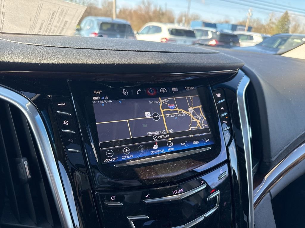 Used 2020 Cadillac Escalade Luxury w/ Escalade Sport Edition image 16