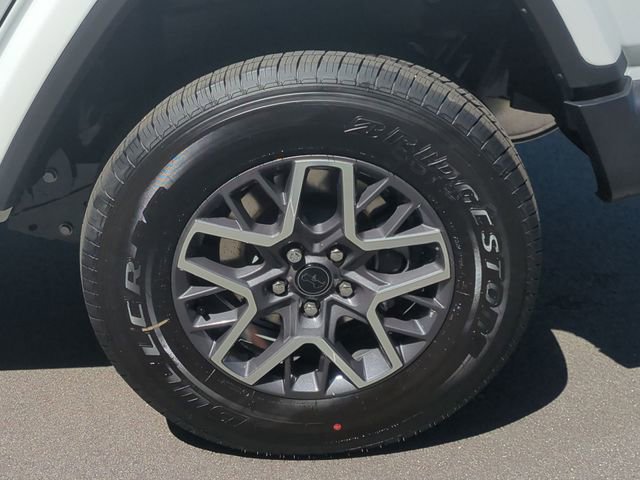 New 2025 Jeep Wrangler Unlimited Sahara AWD/4WD image 19