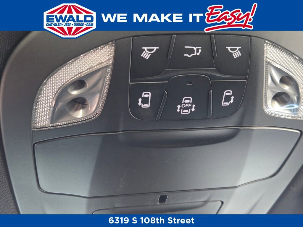 New 2027 Chrysler Pacifica Select FWD image 10