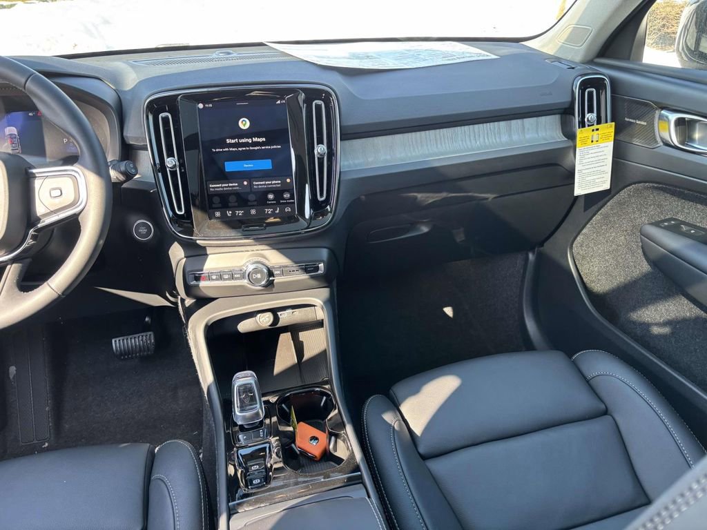 New 2026 Volvo XC40 B5 Ultra w/ Protection Package Premier image 31