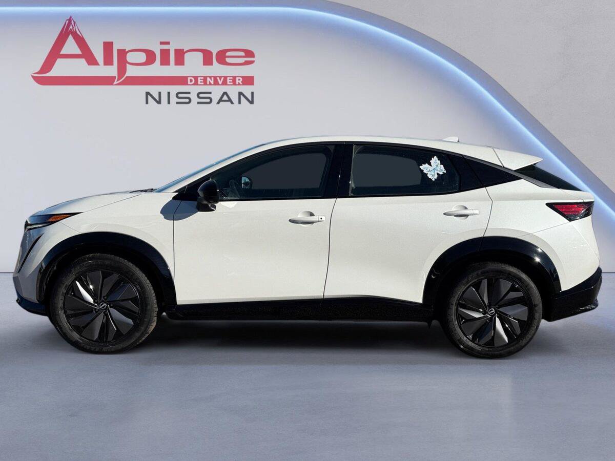 Used 2024 Nissan Ariya AWD image 2