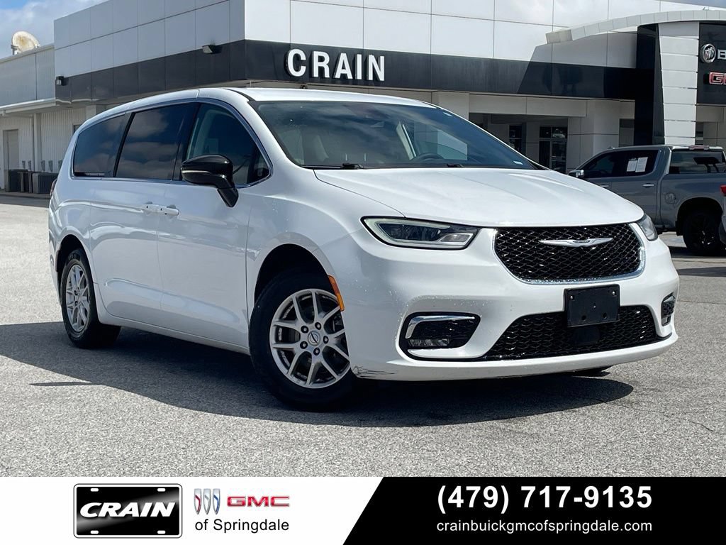 Used 2024 Chrysler Pacifica Touring-L