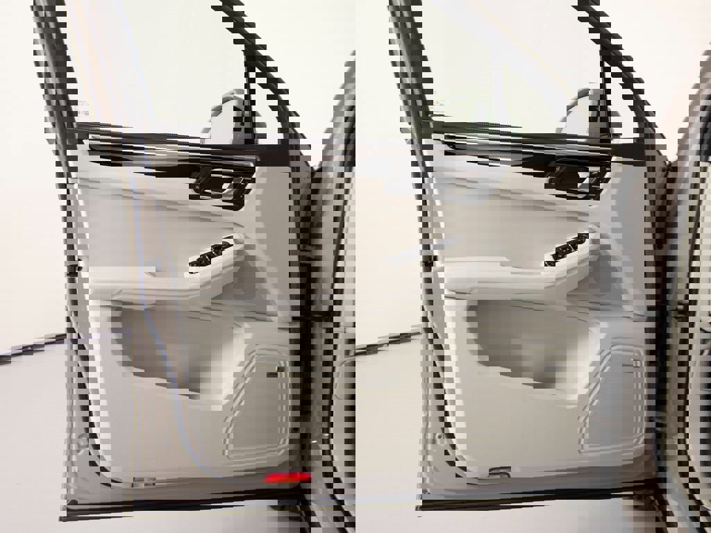 New 2026 Porsche Macan S image 12