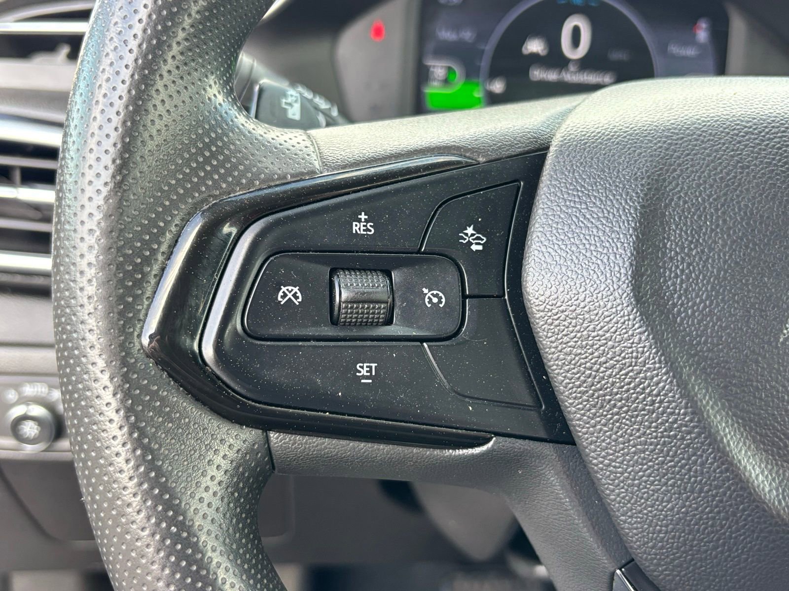 Used 2023 Chevrolet Bolt EUV LT image 23