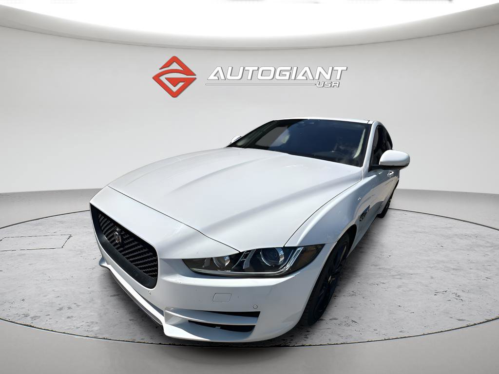 Used 2017 Jaguar XE Premium image 7