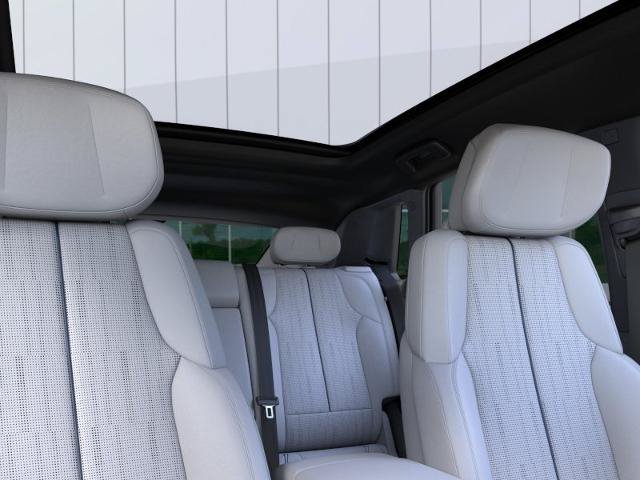 New 2027 Cadillac Lyriq Luxury w/ LPO, Floor Liner Package AWD/4WD image 24