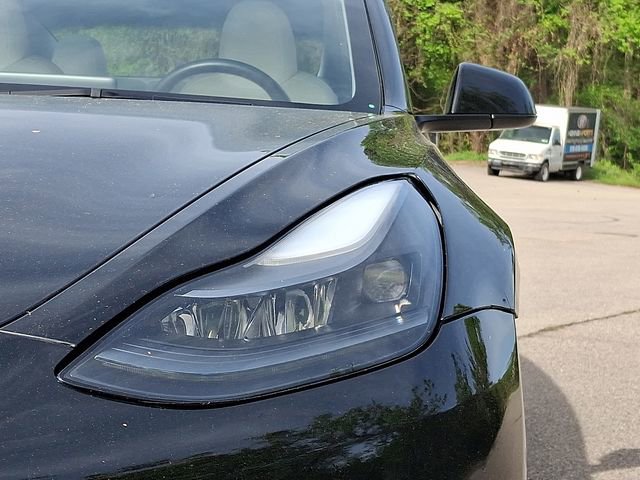 Used 2023 Tesla Model 3 Standard Range image 11