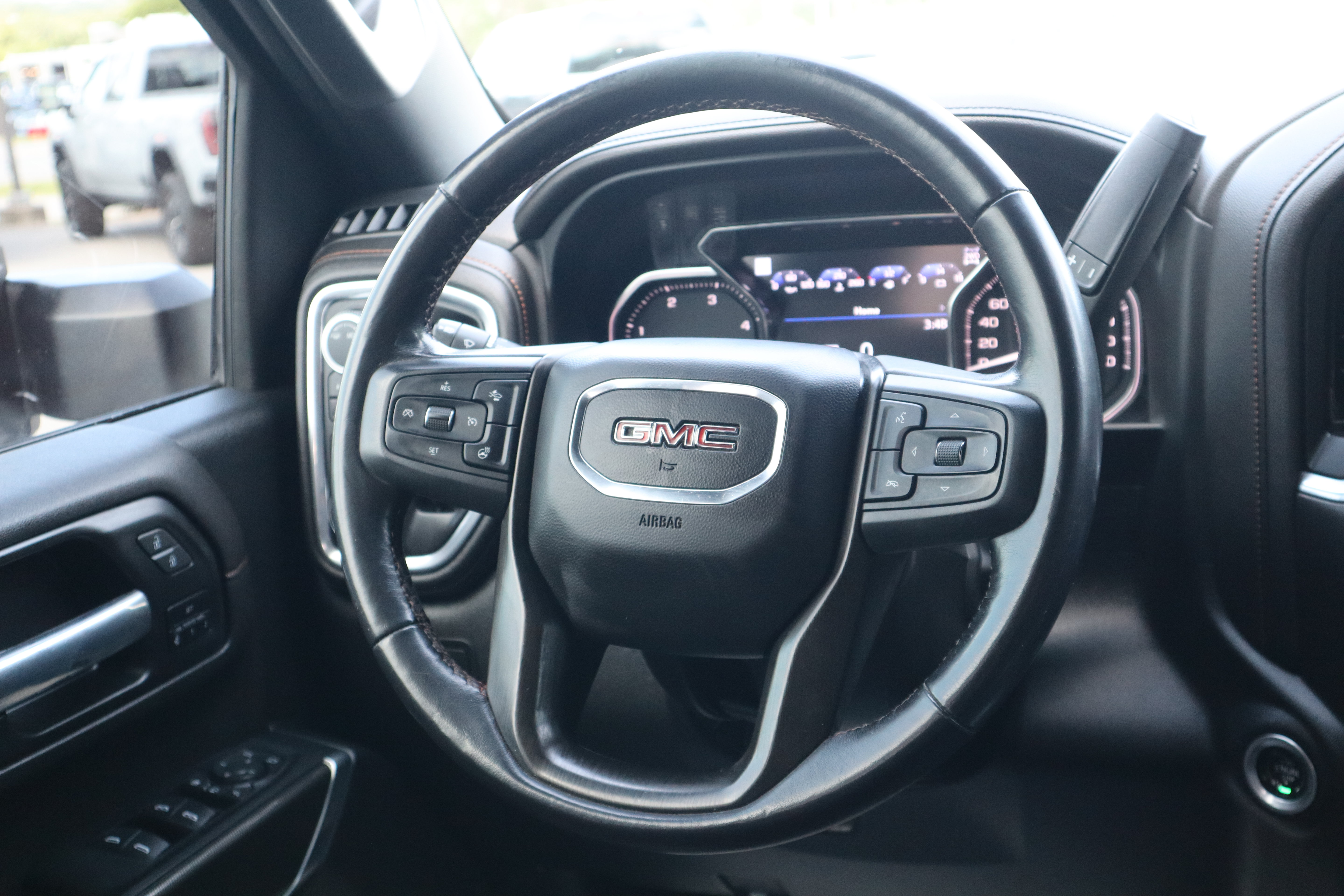 Used 2022 GMC Sierra 2500 AT4 w/ AT4 Premium Plus Package AWD/4WD image 16