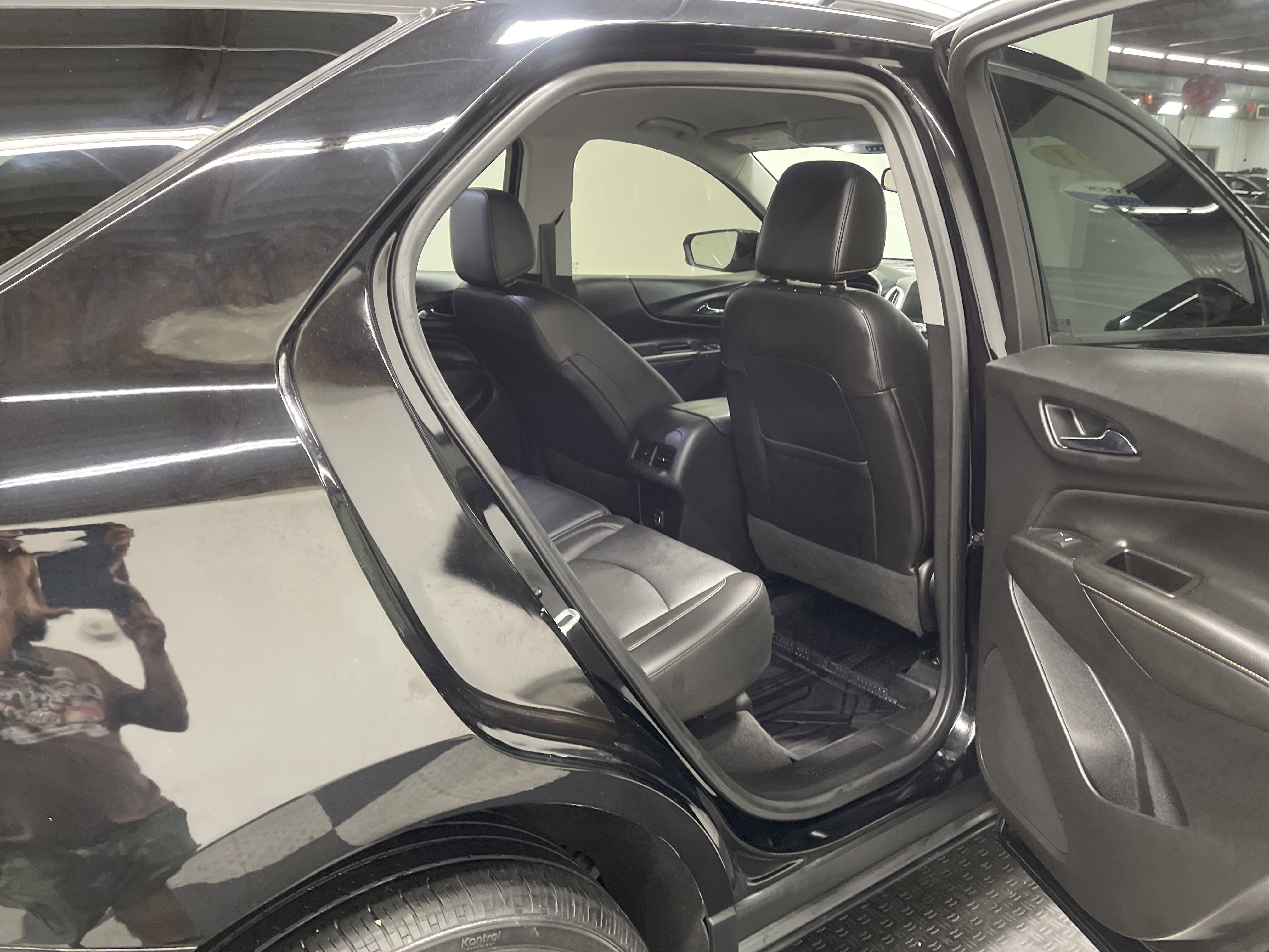 Used 2021 Chevrolet Equinox Premier w/ Redline Edition image 21