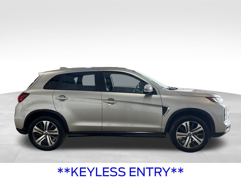 Used 2025 Mitsubishi Outlander Sport SE AWD/4WD image 8