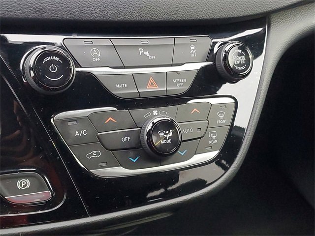 Certified 2020 Chrysler Pacifica Touring-L image 27