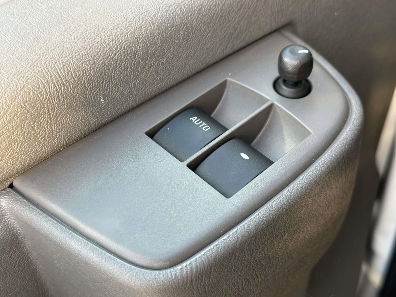 New 2025 Chevrolet Express 3500 RWD image 18