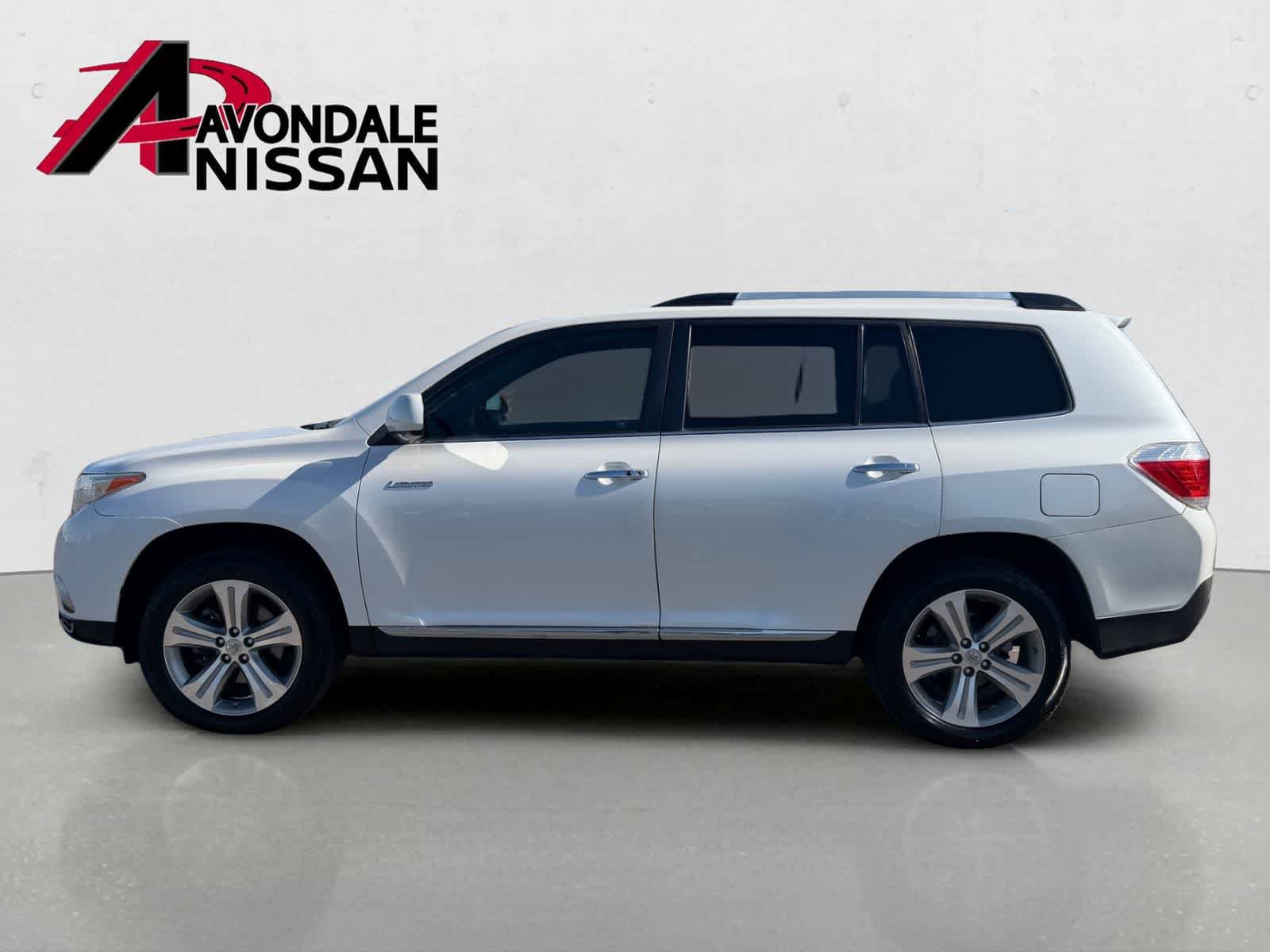 Used 2012 Toyota Highlander Limited w/ Tow Pkg AWD/4WD image 3
