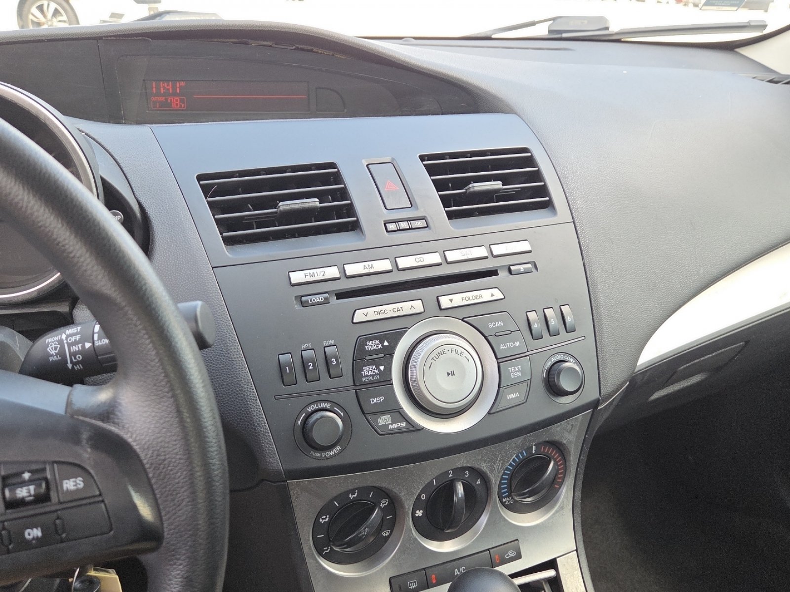 Used 2011 MAZDA MAZDA3 i Touring FWD image 24