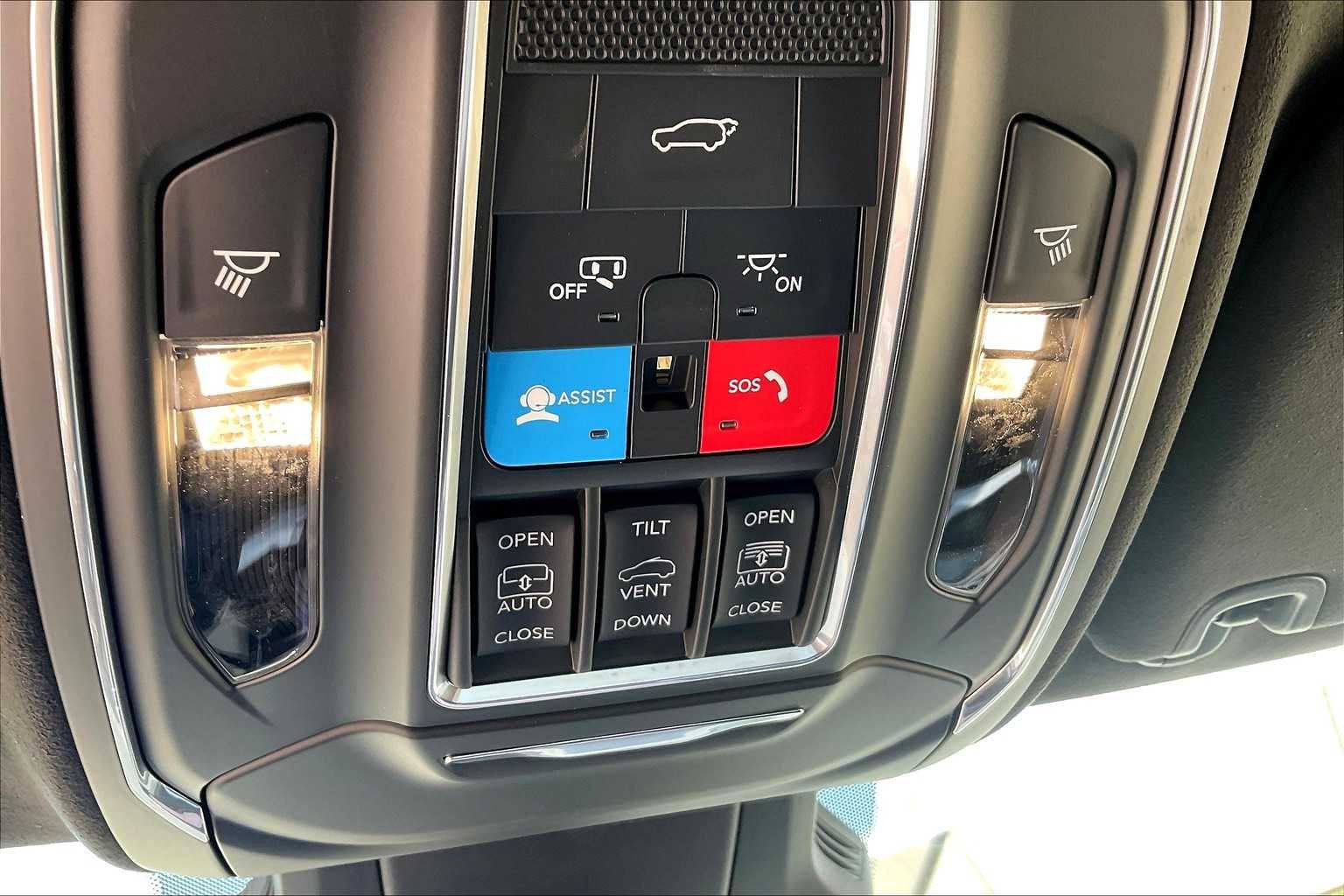 New 2025 Jeep Wagoneer S Launch Edition AWD/4WD image 17
