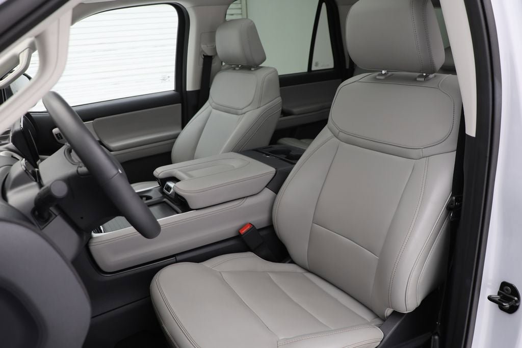 Used 2025 Ford Expedition Max Active AWD/4WD image 16