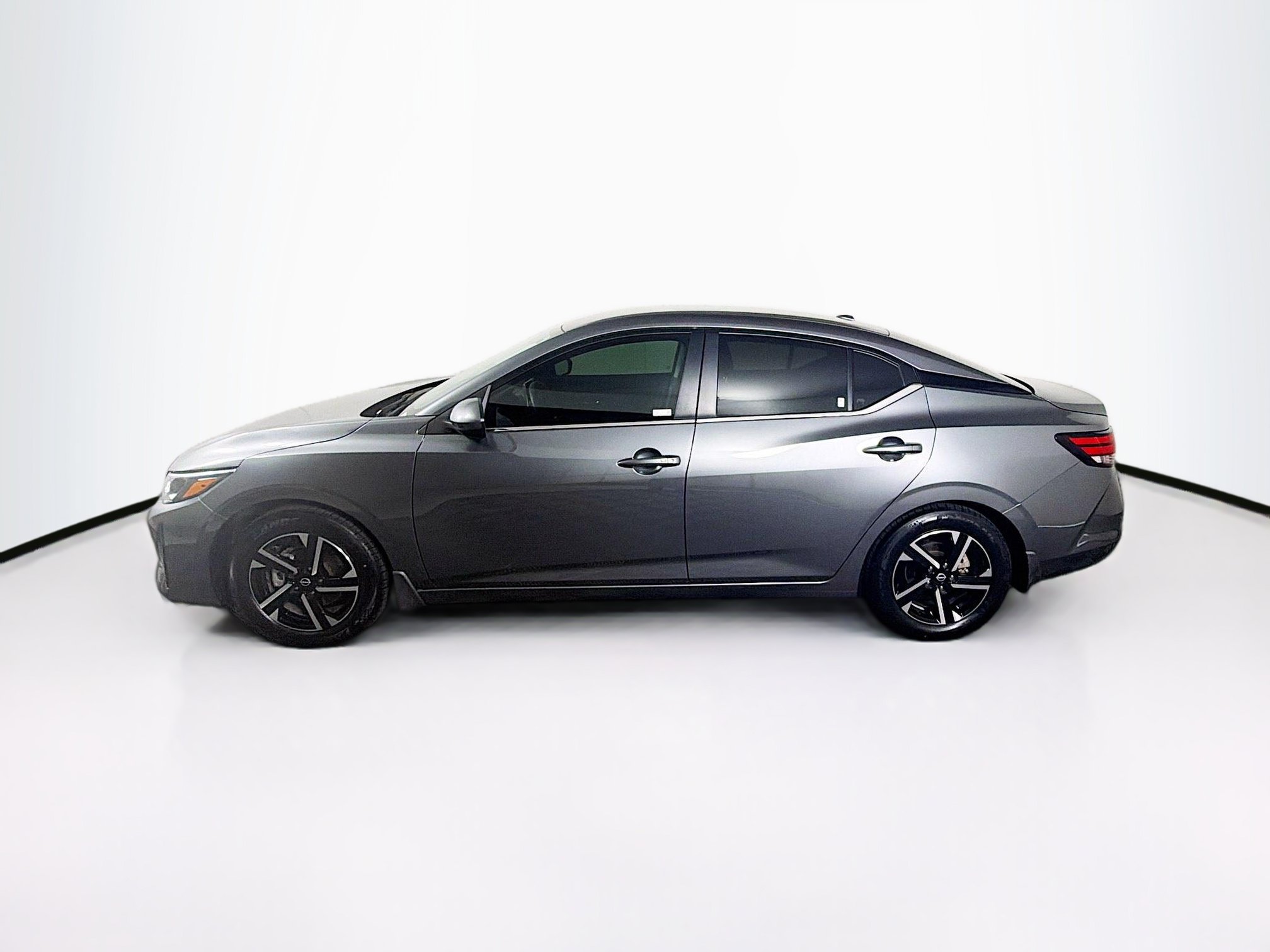 Used 2024 Nissan Sentra SV FWD image 4