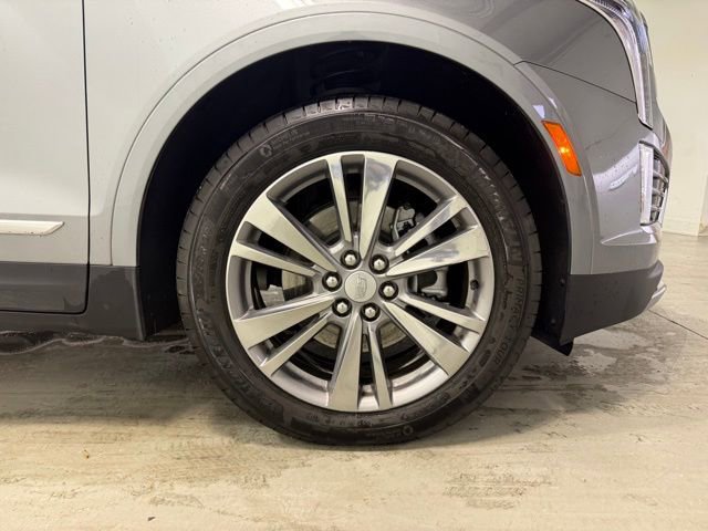 Used 2025 Cadillac XT5 Premium Luxury image 31