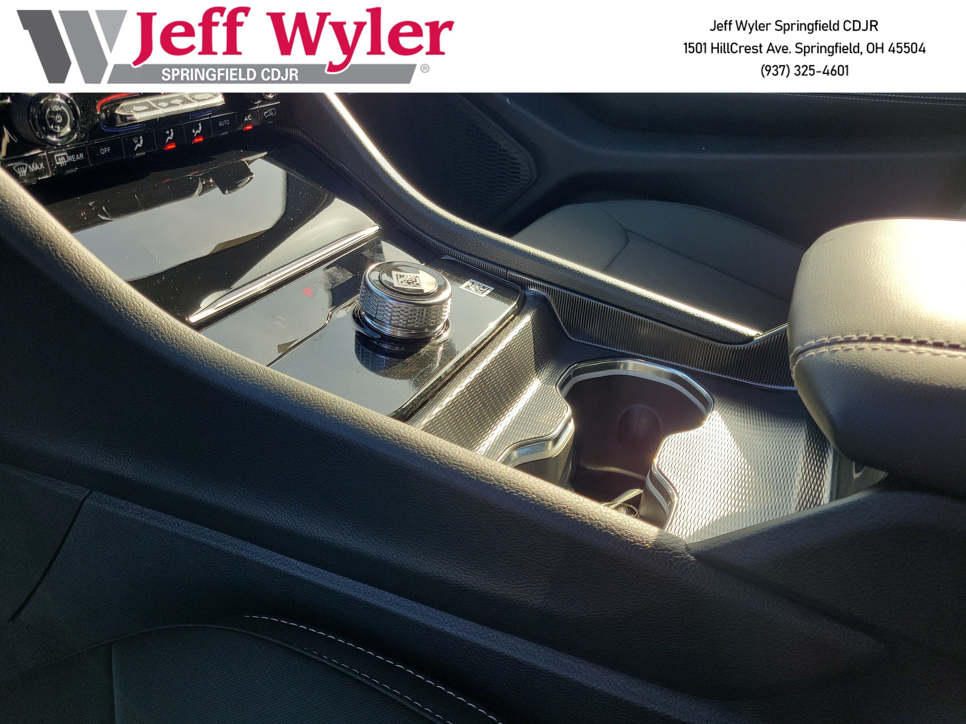 New 2026 Jeep Grand Cherokee Laredo AWD/4WD image 13