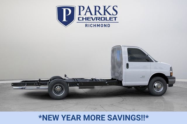 New 2025 Chevrolet Express 3500 w/ Power Convenience Package image 5
