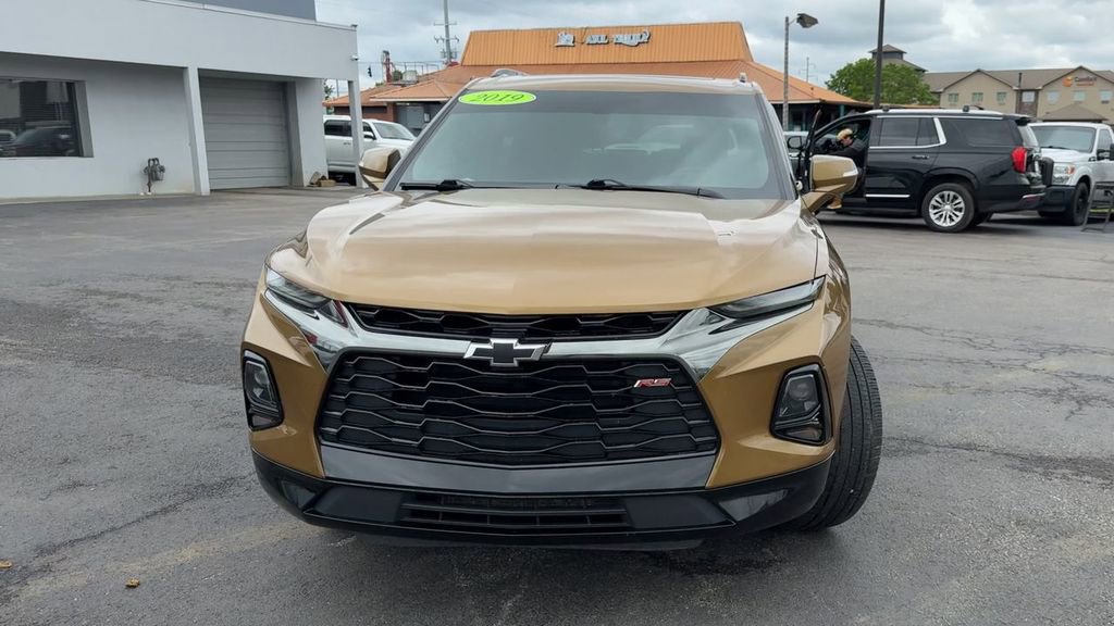 Used 2019 Chevrolet Blazer RS w/ Sun and Wheels Package FWD image 2