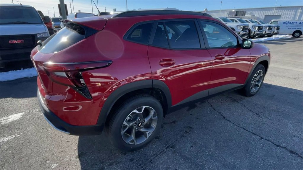 New 2026 Chevrolet Trax LT w/ Driver Confidence Package image 2