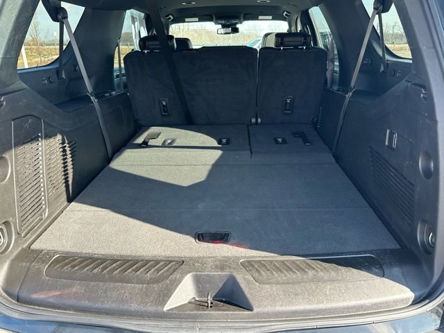Used 2024 GMC Yukon XL SLT image 35