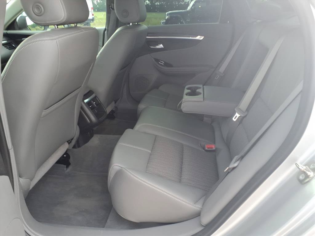 Used 2015 Chevrolet Impala LT FWD image 22