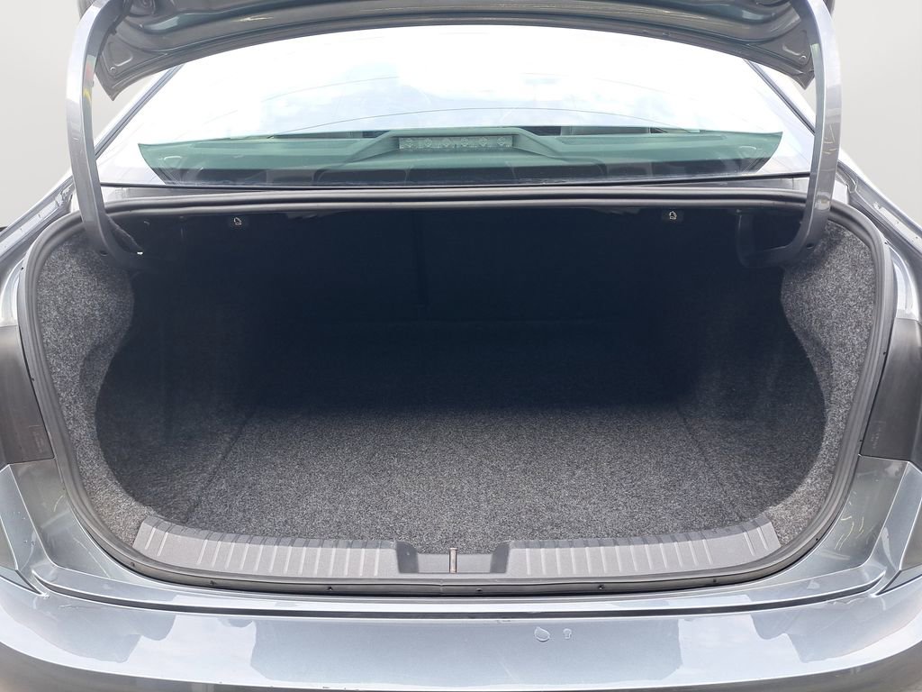 Used 2024 Volkswagen Jetta SE image 29