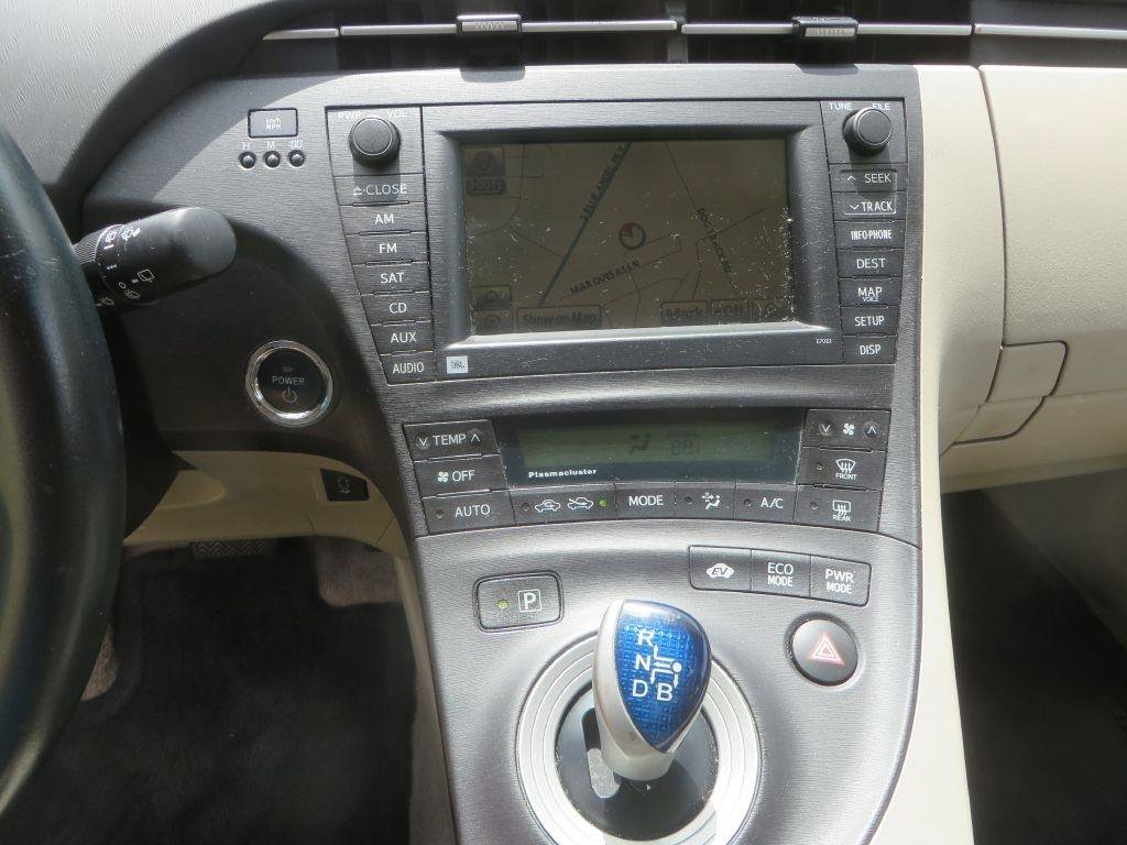 Used 2010 Toyota Prius Five w/ Advanced Technology Pkg FWD image 17