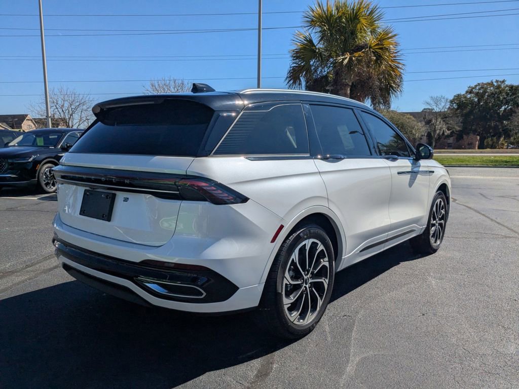 New 2026 Lincoln Nautilus Reserve image 4