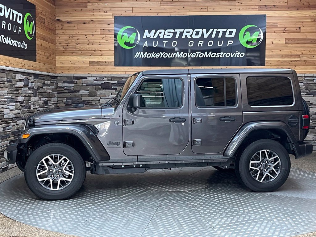 Used 2026 Jeep Wrangler Unlimited Sahara AWD/4WD image 9
