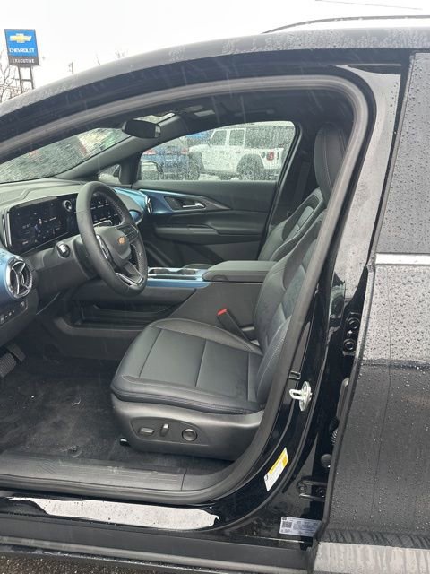 New 2026 Chevrolet Equinox EV LT AWD/4WD image 17
