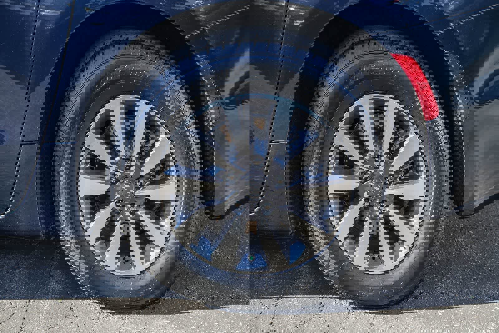 Used 2022 Chrysler Pacifica Touring-L image 10