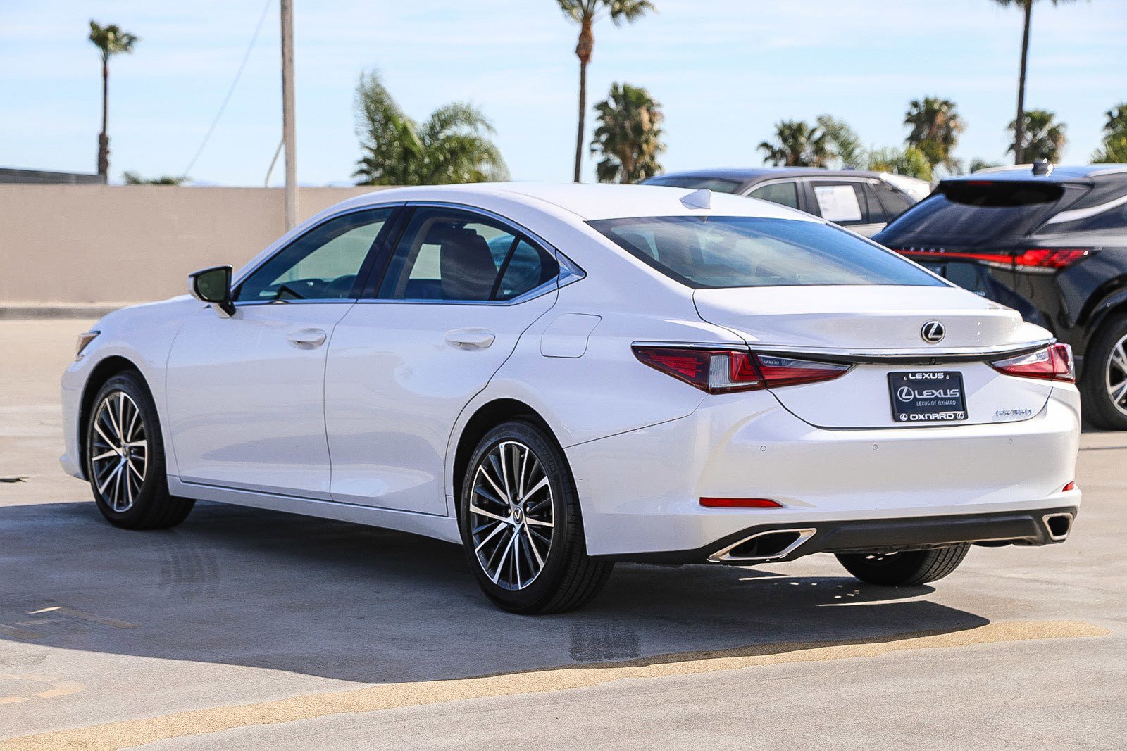 Used 2024 Lexus ES 350 w/ Premium Package image 5