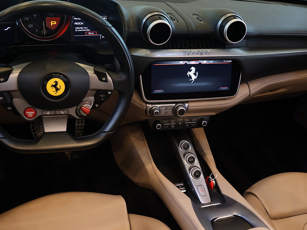 Certified 2019 Ferrari Portofino RWD image 74