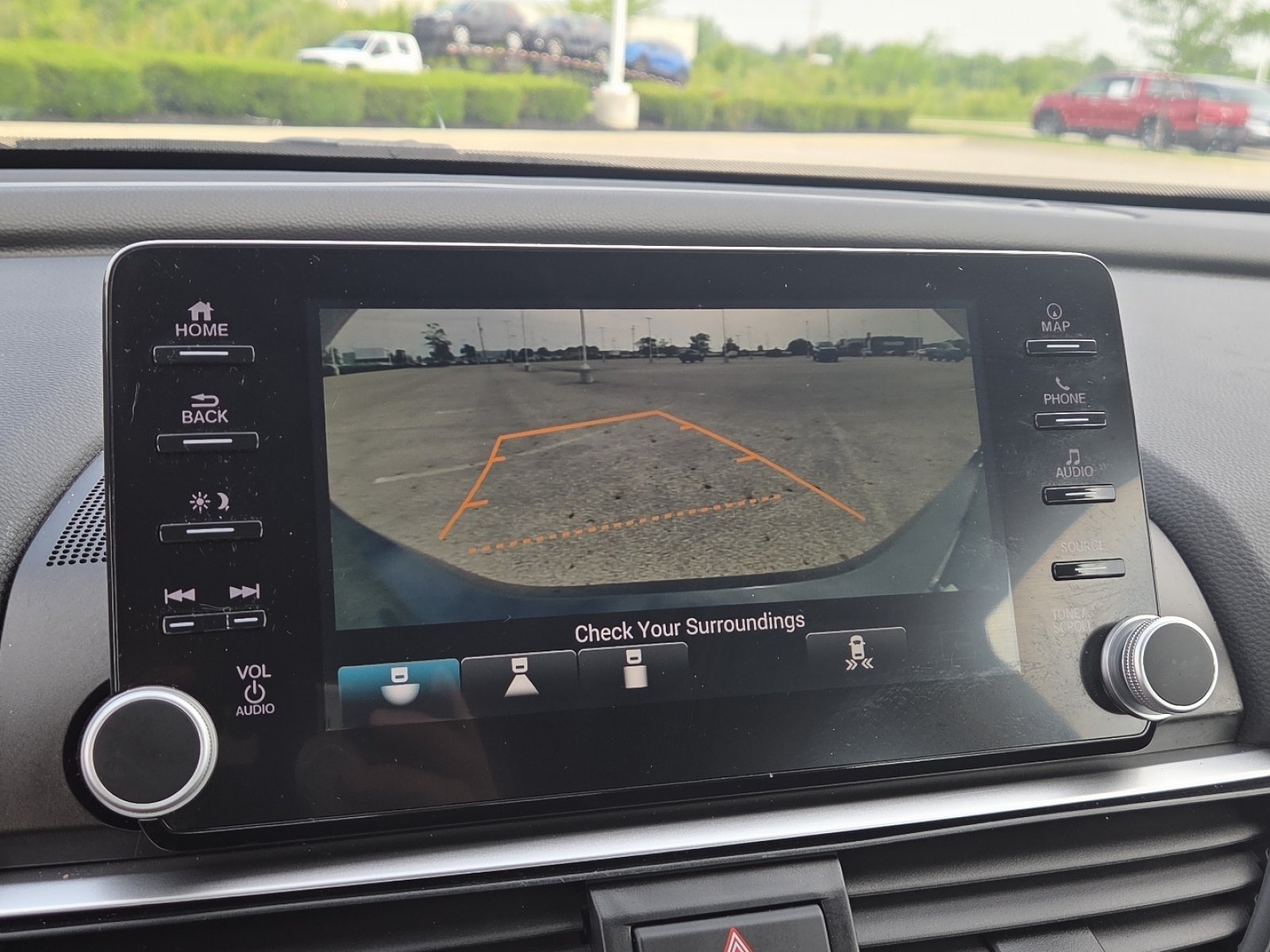 Used 2018 Honda Accord Touring image 7